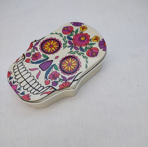 Skull Shaped Tin Sugar Skull Box Storage Jewelry Gift Container Day of the Dead - Picture 3 of 9
